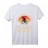 Radfahrer T-Shirt für Männer mit Spruch 'Unterschätze Niemals Einen Alten Mann Mit Einem Fahrrad' – Lustiges Retro Radsport Design für Radliebhaber