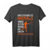 Unterschätze Niemals einen alten Mann mit Tennisschläger T-Shirt – Lustiges Geschenk für Tennisspieler und Tennisliebhaber