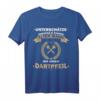 Unterschätze niemals einen alten Mann mit einem Dartpfeil T-Shirt – Lustiges Geschenk für Dartspieler im Ruhestand