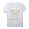 Unterschätze niemals einen alten Mann mit einem Dartpfeil T-Shirt – Lustiges Geschenk für Dartspieler im Ruhestand