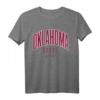 OKLAHOMA US State EST 1907 Retro T-Shirt in Heidegrau – Amerikanischer College-Stil, Vintage Design