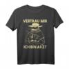 VERTRAU MIR, ICH BIN ARZT Steampunk T-Shirt mit Okkult-Motiv – Dark Art Gothic Geschenk für Horror-, Esoterik- & Gothic-Fans zu Weihnachten oder Geburtstag