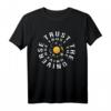 Vertrauen Sie dem Universum - Spirituelles Astrologie Yoga T-Shirt für Meditation, Spiritualität und Yoga-Fans