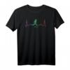 Fußballspieler Geschenk: EKG Herzschlag Fußball T-Shirt für Sportler, Fans & Trainer – Perfektes Weihnachts-, Vatertags- & Geburtstagsgeschenk