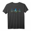 Fußballspieler Geschenk EKG Herzschlag Fußball T-Shirt - Perfektes Geschenk für Fans, Trainer und Spieler zu Weihnachten, Vatertag & Geburtstag