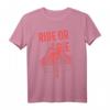 RIDE OR DIE - Auto Bikini Pin-Up Model rot T-Shirt mit einzigartigem Design, perfekt als Geschenk für Auto- und Pin-Up Fans