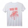 RIDE OR DIE - Auto Bikini Pin-Up Model rot T-Shirt mit einzigartigem Design, perfekt als Geschenk für Auto- und Pin-Up Fans