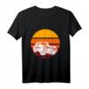 Vintage Trabant im Sonnenuntergang - Kultiges DDR Auto T-Shirt für Trabifans & Nostalgiker