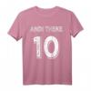 Andi Theke Lustiges Fußballtrikot für Herren - Humorvolles Fußballspieler T-Shirt für Training und Freizeit