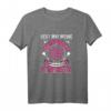 Gebt Mir Meine Dartpfeile Die Königin Will Vernichten - Dart T-Shirt für Frauen, Mütter & Omas mit coolem Dart Design
