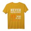 Unterschätze niemals ein Mädchen, das Basketball spielt T-Shirt – Motivationsgeschenk für junge Basketballspielerinnen