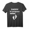Herren Papa im Werden - Papa In Bearbeitung T-Shirt für den ersten Vatertag & frischgebackene Väter mit Spruch