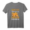 Lustiges Imker T-Shirt mit Spruch 'Keine Zeit Ich Muss Zu Meinen Mädels' – Perfekt für Imker, Bienenzüchter & Honig Dealer als Geschenk