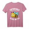 Lustiges Imker T-Shirt mit Spruch 'Optimismus Heißt Umgekehrt Sumsi Mit Po' – Perfekte Geschenkidee für Bienenliebhaber und Bienenzüchter