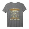 Never Underestimate an Old Man Bodybuilding Gewichtheben T-Shirt – Motivationsshirt für Senioren und Kraftsportler