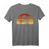 Vintage Sonne Surfen Geschenk für Surfer und Wellenreiter - Retro T-Shirt mit Sonnenuntergang im Distressed Look für Geburtstage & Weihnachten
