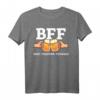 BFF Beer Friends Forever T-Shirt für Männer – Lustiges Partnerlook für Freunde, JGA, Party & Geburtstagsgeschenke