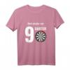 Lustiges Darts Spruch T-Shirt: Und wieder ein 9 Darter (3x Triple 1) - Perfektes Geschenk für Dartfans & Hobbyspieler mit Humor
