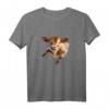Streetart Popart Kuh T-Shirt mit fliegendem Kalb – Originelles Geschenk für Tierliebhaber, Bauern und Kuh-Fans zu Geburtstag, Weihnachten & Festivals