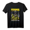 Lustiges Tennis und Bier Spruch T-Shirt – Witziges Geschenk für Tennisliebhaber, Trainer & Freunde zu Geburtstag & Weihnachten
