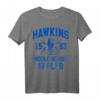 Stranger Things Hawkins Middle School AV Club 1983 T-Shirt - Official Netflix Merchandise zum HapMonkey für Fans
