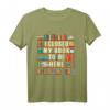 I Closed My Book To Be Here Lustiges Buchliebhaber T-Shirt – Perfektes Geschenk für Leser, Buchwurm, Bibliophile & Literaturfans