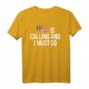 USA Is Calling & I Must Go T-Shirt – Reise Amerika Flagge Geschenk für Reiseliebhaber, Schüler, Familien & Touristen
