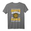 Lustiges Dart T-Shirt mit Spruch - Reicht mir meine Darts Ihr Narren - Perfektes Geschenk für Dartspieler zu Weihnachten & Geburtstag