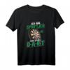 Ich bin Sportlich ich spiel Dart Geschenk T-Shirt – Witziges Dart Spruch für Turniere, Ligaspiele & Dartfans
