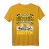 REICHT MIR DIE PFEILE DER MEISTER WILL DARTEN! Dartspieler T-Shirt – Perfektes Geschenk für Dartfans, Geburtstage & Vatertag