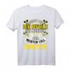 REICHT MIR DIE PFEILE DER MEISTER WILL DARTEN! Dartspieler T-Shirt – Perfektes Geschenk für Dartfans, Geburtstage & Vatertag