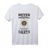 Never underestimate the power of a dad with Darts T-Shirt – Lustiges Geschenk für Dartfans, Freunde & Ehemänner zum Geburtstag oder Weihnachten