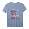 Dartspieler Keep Calm and Play Darts T-Shirt – Perfektes Geschenk für Dartfans und Turnierspieler