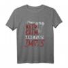 Dartspieler Keep Calm and Play Darts T-Shirt – Perfektes Geschenk für Dartfans und Turnierspieler