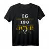 Dart 26 Sind Zwar Nicht 180 Klassiker Dartspieler T-Shirt – Klassisch geschnitten, doppelt genähter Saum