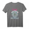 Lustiges Dart T-Shirt für Frauen - Bringt der Chefin die Pfeile - Perfektes Geschenk für Dartspielerinnen, Damen & Dartfans