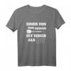 Einer Von Uns Beiden Dartspieler T-Shirt - Lustiges Dart Sprüche Shirt für Dartfans und -spieler im Dartverein