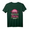 Lustiges Dart T-Shirt mit Spruch – Das perfekte Hobby Geschenk für Dartspieler, Dartclub Mitglieder & Freunde bei Turnieren