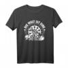 Die Welt ist eine Dartscheibe - Lustiges Dart T-Shirt für Dartspieler & Fans, perfekt als Geschenk für Geburtstage, Weihnachten & Dart WM