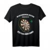 Dart T-Shirt mit Spruch 'In Schweren Zeiten brauche ich 237cm Abstand' – Perfektes Geschenk für Dartspieler und Turnierteilnehmer