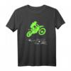 Grünes Motocross Dirt Bike Rider Jumping Motorcycle T-Shirt – Für Abenteuer im Gelände, Trails und Offroad-Fahrten