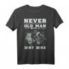 Lustiges 'Old Man With A Dirt Bike' T-Shirt – Geschenkidee für Dirt Biker Großväter & Motorsportfans