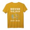 Lustiges 'Old Man With A Dirt Bike' T-Shirt – Geschenkidee für Dirt Biker Großväter & Motorsportfans