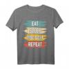 Eat Sleep Disc Golf Repeat T-Shirt – Lustiges Sportshirt für Disc Golf Fans, ideal als Geburtstags- und Weihnachtsgeschenk für Männer, Frauen, Kinder und Familien auf dem Golfplatz