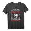 Eishockey Und Warten Auf Eishockey T-Shirt – Humorvolles Design für Eishockeyspieler & Fans