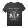 Lustiges Eishockey Totenkopf Skull Spruch T-Shirt – Ironisches Geschenk für Eishockeyspieler, Trainer & Fans zum Geburtstag & Weihnachten