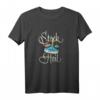 Stocksport Eisstockschießen T-Shirt mit bunten Eisstöcken und Spruch 'Stock Heil' – Perfekt für Wintersportfans und Eisstockspieler
