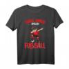 Coole Jungs spielen Fußball T-Shirt – Perfektes Geschenk für fußballbegeisterte Kinder zum Geburtstag, Weihnachten & als Fanartikel