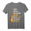 Gitarre Gitarrist Musik Liebhaber Gitarrenspieler Geschenk T-Shirt - Humorvolles Motiv für Musiker, Lehrer & Begeisterte