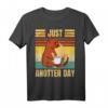 Lustiges Otter T-Shirt - Just Anotter Day Retro Kaffee Otter Design - Perfekt für Tierliebhaber, Kaffeefans & Vintage-Style